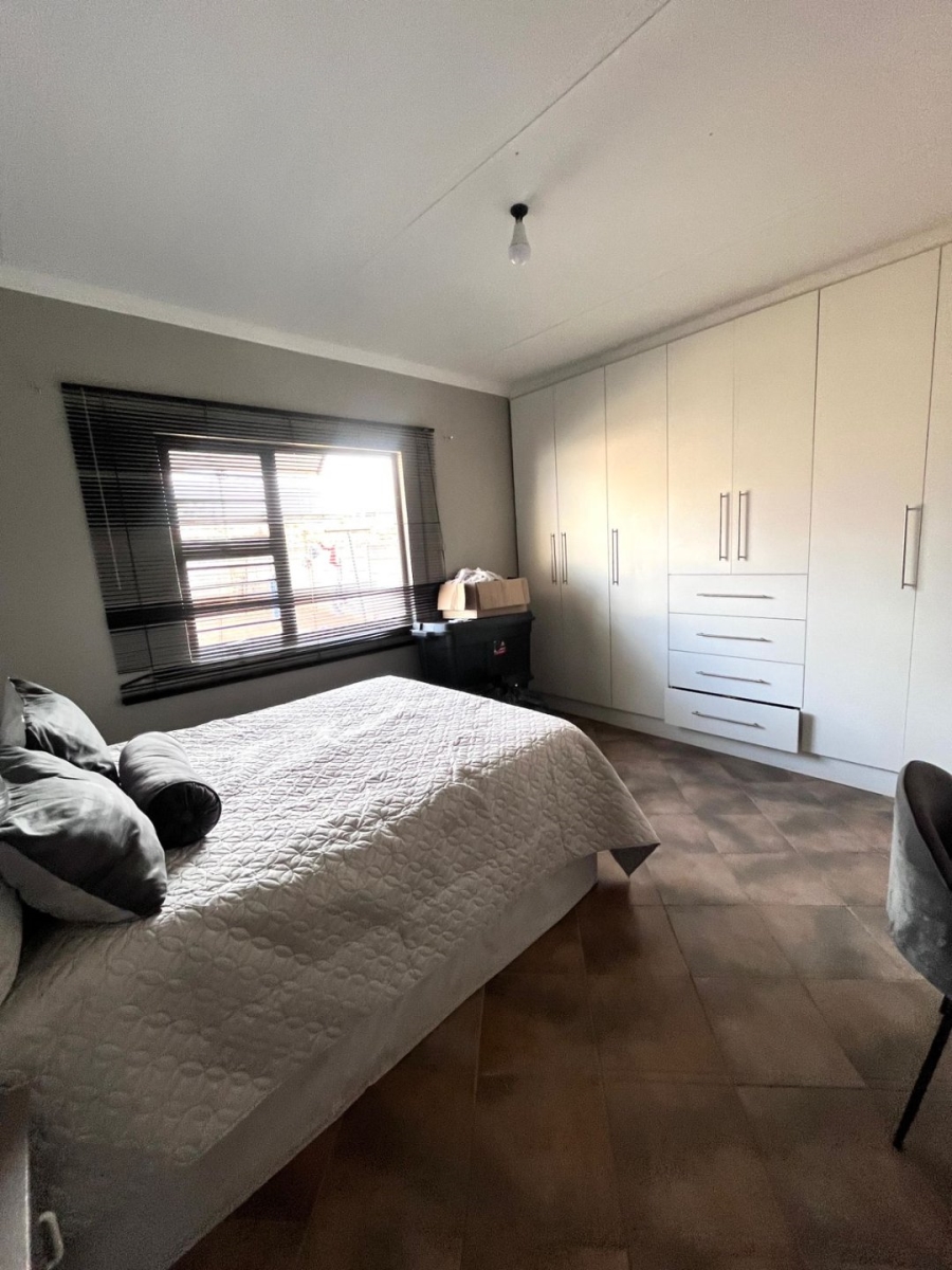 4 Bedroom Property for Sale in Despatch Central Eastern Cape